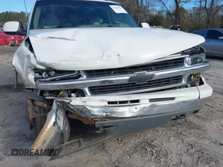 2002 Chevrolet Tahoe LS with VIN 1GNEC13Z52R329554, listed as a IAAI auction lot 41629942 with 232,374 mi miles and . Bid and sale history available at DreamBid. Image 6.