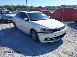 2013 Volkswagen Jetta SE with VIN 3VWDX7AJ0DM397061, listed as a IAAI auction lot 41237703 with 114,704 mi miles and . Bid and sale history available at DreamBid. Image 1.