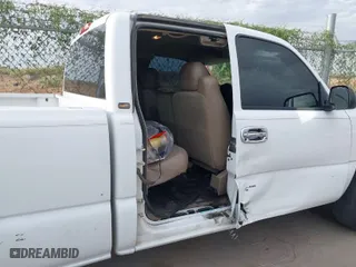 2005 Chevrolet Silverado 1500 Work Truck with VIN 1GCEC19X05Z161325, listed as a IAAI auction lot 40383750 with 174,036 mi miles. Bid and sale history available at carsss.com. Image 6.