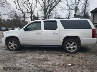 2007 Chevrolet Suburban LT with VIN 1GNFC16J17J187848, listed as a IAAI auction lot 41553241 with 1 mi miles. Bid and sale history available at carsss.com. Image 14.