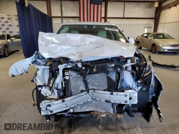 2025 Cadillac XT5 FWD Premium Luxury with VIN 1GYKNCRSXSZ106707, listed as a Copart auction lot 86919854 with 1,879 mi miles and Salvage Title. Bid and sale history available at DreamBid. Image 5.