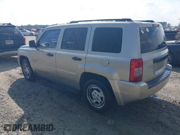 2009 Jeep Patriot Sport with VIN 1J4FT28B69D124812, listed as a IAAI auction lot 41437621 with 118,250 mi miles. Bid and sale history available at carsss.com. Image 3.