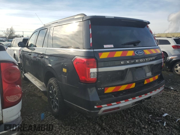 2022 Ford Expedition Max XLT with VIN 1FMJK1JTXNEA27256, listed as a Copart auction lot 83704554 with 106,834 mi miles and Clean title. Bid and sale history available at DreamBid. Image 2.