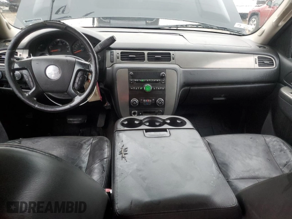 2010 Chevrolet Suburban LS with VIN 1GNUKHE37AR202562, listed as a Copart auction lot 47795755 with 445,593 mi miles and Clean title. Bid and sale history available at DreamBid. Image 8.