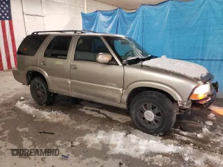 2000 GMC Jimmy SLE Convenience with VIN 1GKDT13W1Y2332452, listed as a Copart auction lot 42083315 with 178,934 mi miles and Salvage Title. Bid and sale history available at carsss.com. Image 4.
