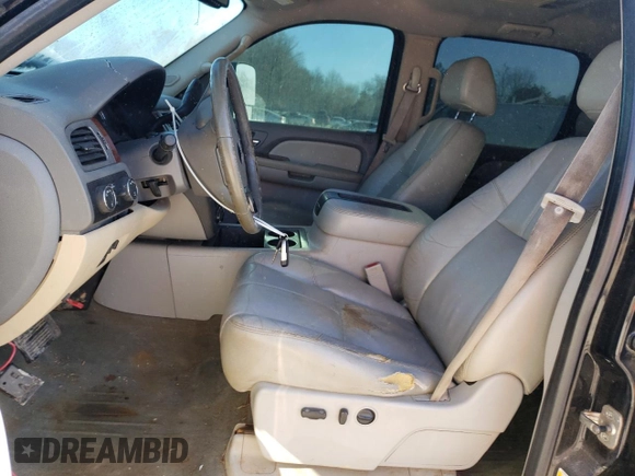 2009 GMC Sierra 2500HD SLT z VIN 1GTHK63639F186370, wystawiony jako Copart lot #46929955 z przebiegiem 268 663 mil mil oraz Szkoda całkowita • Salvage title. Historia ofert i sprzedaży dostępna na DreamBid. Obrazek 7.