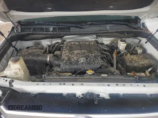 2017 Toyota Tundra SR5 z VIN 5TFEW5F15HX224577, wystawiony jako Copart lot #55704725 z przebiegiem 86 979 mil mil oraz Szkoda całkowita • Salvage title. Historia ofert i sprzedaży dostępna na DreamBid. Obrazek 11.