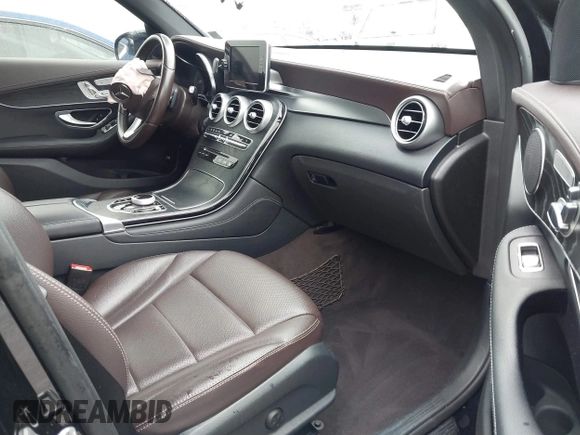 2017 Mercedes-Benz GLC with VIN WDC0G4JB6HV006073, listed as a IAAI auction lot 41512507 with 84,215 mi miles. Bid and sale history available at carsss.com. Image 5.