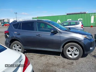 2014 Toyota RAV4 XLE with VIN 2T3RFREV2EW143193, listed as a IAAI auction lot 41892552 with 185,433 mi miles. Bid and sale history available at carsss.com. Image 13.