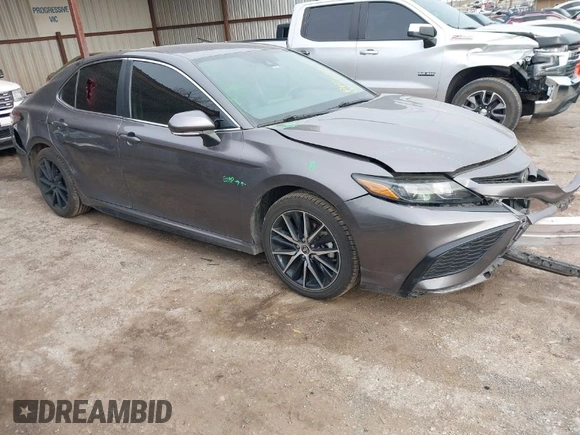 2021 Toyota Camry SE Nightshade with VIN 4T1T11AK3MU496499, listed as a IAAI auction lot 41733005 with 141,711 mi miles. Bid and sale history available at carsss.com. Image 1.