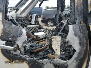 2018 Ford F-350 XL z VIN 1FT8W3BT1JEB07119, wystawiony jako Copart lot #74050494 z przebiegiem Nie podano mil oraz Nie do naprawy • Non repairable. Historia ofert i sprzedaży dostępna na DreamBid. Obrazek 10.