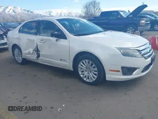 2010 Ford Fusion Hybrid with VIN 3FADP0L3XAR286174, listed as a IAAI auction lot 41819221 with 118,542 mi miles. Bid and sale history available at carsss.com. Image 1.