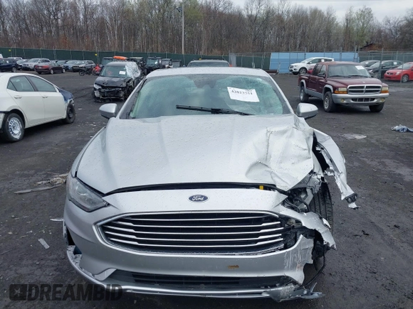 2019 Ford Fusion SE with VIN 3FA6P0HD7KR245691, listed as a IAAI auction lot 42023751 with 32,622 mi miles. Bid and sale history available at carsss.com. Image 12.