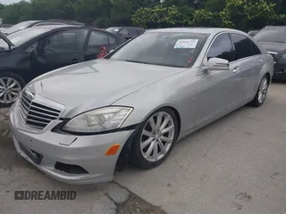2011 Mercedes-Benz S 400 z VIN WDDNG9FB9BA384927, wystawiony jako IAAI lot #42285753 z przebiegiem 92 588 mil mil oraz . Historia ofert i sprzedaży dostępna na DreamBid. Obrazek 2.