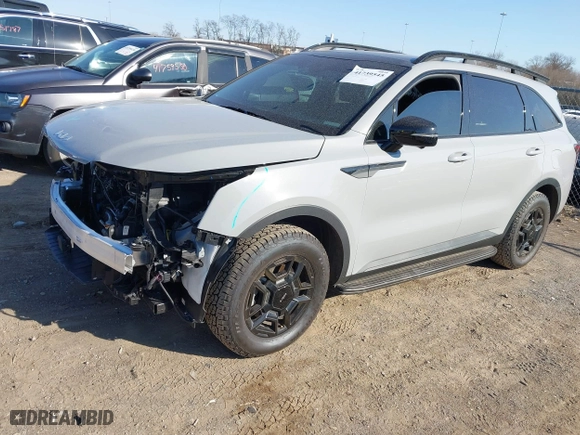2024 Kia Sorento X-Line SX Prestige with VIN 5XYRKDJF2RG303218, listed as a IAAI auction lot 41739545 with 1 mi miles. Bid and sale history available at carsss.com. Image 2.