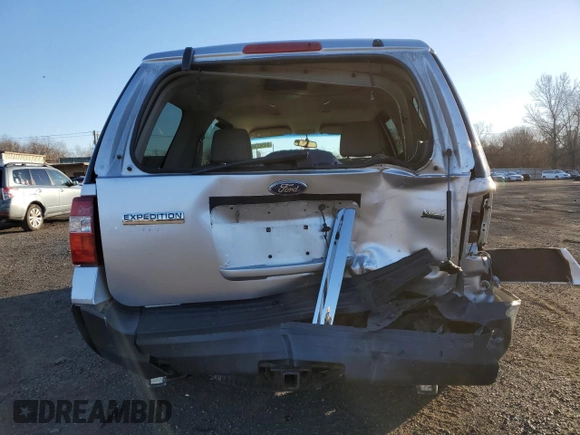 2011 Ford Expedition XL z VIN 1FMJU1G53BEF21649, wystawiony jako Copart lot #84542364 z przebiegiem 175 320 mil mil oraz Szkoda całkowita • Salvage title. Historia ofert i sprzedaży dostępna na DreamBid. Obrazek 6.