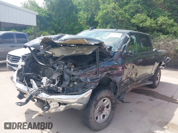 2019 Ram 2500 Tradesman with VIN 3C6UR5CL9KG706769, listed as a IAAI auction lot 42161499 with 100,434 mi miles and . Bid and sale history available at DreamBid. Image 2.