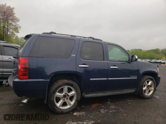 2009 Chevrolet Tahoe LTZ with VIN 1GNFK33009R277510, listed as a Copart auction lot 55766245 with 213,530 mi miles and Clean title. Bid and sale history available at DreamBid. Image 3.