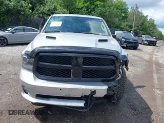 2017 Ram 1500 Sport z VIN 1C6RR7MT9HS617785, wystawiony jako IAAI lot #42331391 z przebiegiem 59 153 mil mil oraz . Historia ofert i sprzedaży dostępna na DreamBid. Obrazek 13.