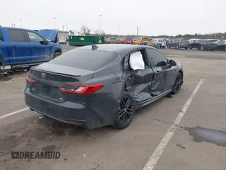 2025 Toyota Camry LE z VIN 4T1DBADK8SU009193, wystawiony jako IAAI lot #41558090 z przebiegiem 8 226 mil mil oraz . Historia ofert i sprzedaży dostępna na DreamBid. Obrazek 6.