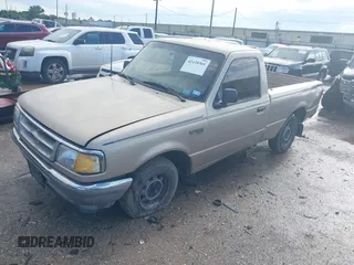 1995 Ford Ranger Splash z VIN 1FTCR10A7SUA16645, wystawiony jako IAAI lot #42438361 z przebiegiem 141 321 mil mil oraz . Historia ofert i sprzedaży dostępna na DreamBid. Obrazek 2.