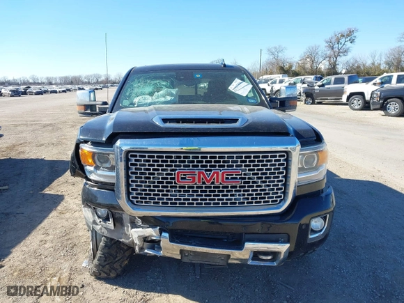 2017 GMC Sierra 2500HD Denali with VIN 1GT12UEY5HF118445, listed as a IAAI auction lot 41327986 with 158,970 mi miles. Bid and sale history available at carsss.com. Image 12.