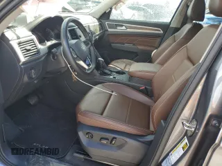 2021 Volkswagen Atlas SE with VIN 1V2JP2CAXMC562278, listed as a Copart auction lot 68907783 with 57,966 mi miles and . Bid and sale history available at DreamBid. Image 7.
