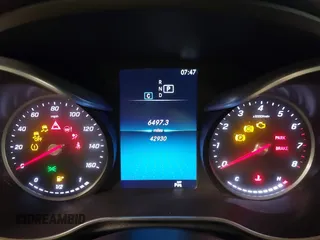 2022 Mercedes-Benz GLC 300 z VIN W1N0G8EB2NV351757, wystawiony jako IAAI lot #42097931 z przebiegiem 42 930 mil mil oraz . Historia ofert i sprzedaży dostępna na DreamBid. Obrazek 7.