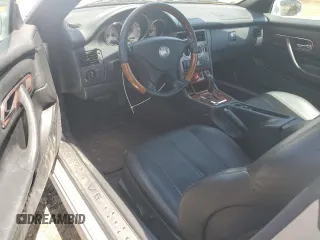 2004 Mercedes-Benz SLK 230/320 z VIN WDBKK65F54F299652, wystawiony jako Copart lot #57336085 z przebiegiem 98 452 mil mil oraz Szkody całkowita. Historia ofert i sprzedaży dostępna na DreamBid. Obrazek 8.