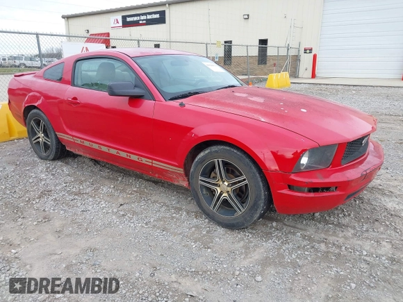 2007 Ford Mustang Deluxe z VIN 1ZVFT80N475246636, wystawiony jako IAAI lot #41620976 z przebiegiem 310 653 mil mil oraz . Historia ofert i sprzedaży dostępna na DreamBid. Obrazek 1.
