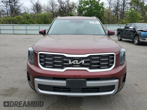 2023 Kia Telluride S z VIN 5XYP6DGC9PG392131, wystawiony jako Copart lot #57106315 z przebiegiem 9 888 mil mil oraz Szkoda całkowita • Salvage title. Historia ofert i sprzedaży dostępna na DreamBid. Obrazek 5.