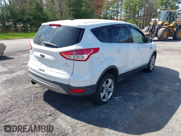 2013 Ford Escape SE with VIN 1FMCU0GXXDUA73875, listed as a IAAI auction lot 42164115 with 195,712 mi miles and . Bid and sale history available at carsss.com. Image 4.