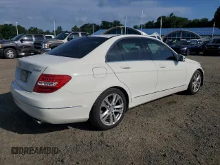 2012 Mercedes-Benz C 300 Sport с VIN WDDGF8BB9CA699384, выставлен на аукционе Copart как лот 62845925 с пробегом 121 796 миль миль и Списание • Salvage title. История ставок и продаж доступна на DreamBid. Изображение 3.