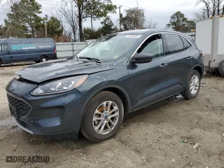 2022 Ford Escape SE with VIN 1FMCU0G68NUB82487, listed as a Copart auction lot 47555585 with 27,135 mi miles and Salvage Title. Bid and sale history available at carsss.com. Image 1.