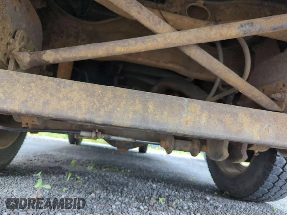 2009 Chevrolet Silverado 3500HD with VIN 1GBHK79K79E156633, listed as a IAAI auction lot 42610304 with Not provided miles and . Bid and sale history available at DreamBid. Image 13.