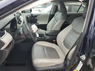 2019 Toyota RAV4 Limited z VIN 2T3Y1RFVXKW017832, wystawiony jako Copart lot #56994455 z przebiegiem Nie podano mil oraz Szkoda całkowita • Salvage title. Historia ofert i sprzedaży dostępna na DreamBid. Obrazek 7.