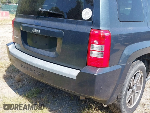 2008 Jeep Patriot Sport with VIN 1J8FF28W68D710532, listed as a IAAI auction lot 40333556 with 93,728 mi miles and . Bid and sale history available at carsss.com. Image 14.