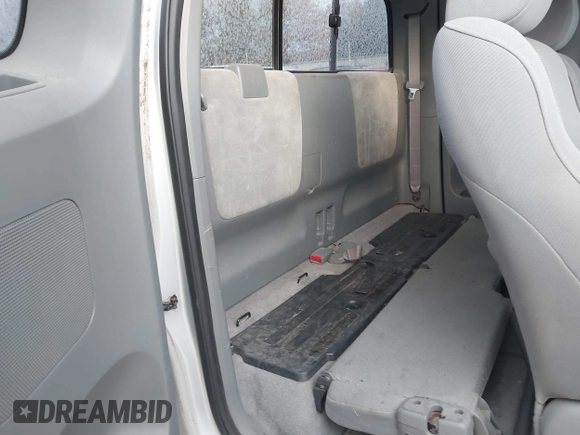 2006 Toyota Tacoma with VIN 5TEUU42N26Z238253, listed as a IAAI auction lot 41249690 with 226,094 mi miles. Bid and sale history available at carsss.com. Image 8.