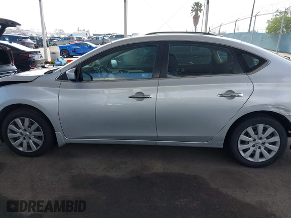 2015 Nissan Sentra SV z VIN 3N1AB7AP9FY319370, wystawiony jako IAAI lot #42098193 z przebiegiem 95 099 mil mil oraz . Historia ofert i sprzedaży dostępna na DreamBid. Obrazek 13.