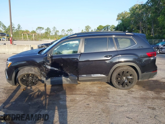 2024 Volkswagen Atlas SE with VIN 1V2WR2CA3RC538136, listed as a IAAI auction lot 42209115 with 23,660 mi miles and . Bid and sale history available at DreamBid. Image 15.