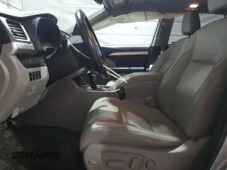 2018 Toyota Highlander SE z VIN 5TDJZRFH0JS861771, wystawiony jako Copart lot #58091495 z przebiegiem 210 862 mil mil oraz Szkoda całkowita • Salvage title. Historia ofert i sprzedaży dostępna na DreamBid. Obrazek 7.
