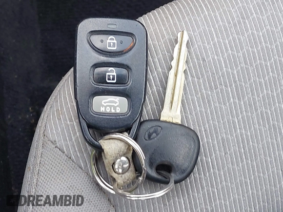 2017 Hyundai Elantra SE z VIN KMHD74LF6HU144401, wystawiony jako IAAI lot #42067279 z przebiegiem 99 687 mil mil oraz . Historia ofert i sprzedaży dostępna na DreamBid. Obrazek 11.