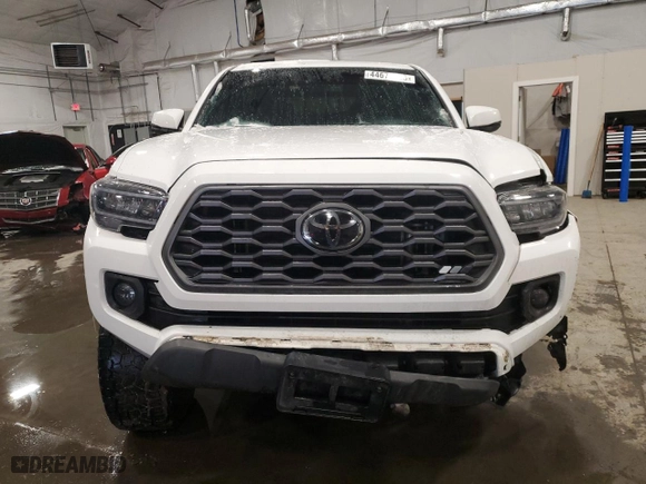 2021 Toyota Tacoma 4WD SR with VIN 5TFCZ5AN4MX258934, listed as a Copart auction lot 44678685 with 80,991 mi miles and Non Repairable. Bid and sale history available at carsss.com. Image 5.