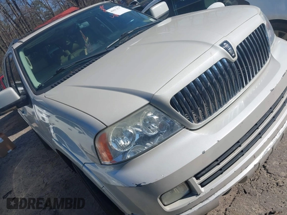 2006 Lincoln Navigator Luxury with VIN 5LMFU28596LJ00902, listed as a IAAI auction lot 41616137 with 0 mi miles. Bid and sale history available at carsss.com. Image 1.