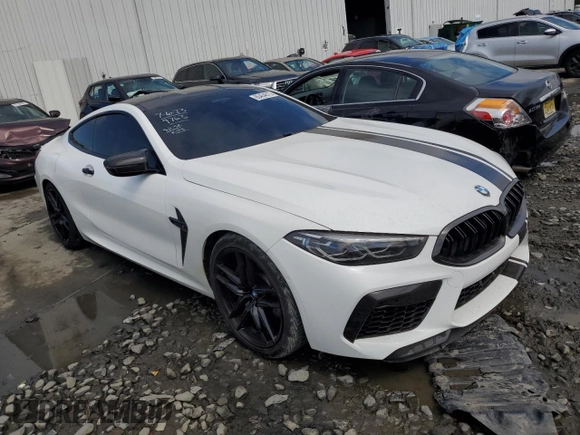 2022 BMW M8 Competition z VIN WBSAE0C05NCJ74694, wystawiony jako Copart lot #65454813 z przebiegiem 14 156 mil mil oraz . Historia ofert i sprzedaży dostępna na DreamBid. Obrazek 4.