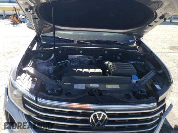 2024 Volkswagen Atlas SE with VIN 1V2DR2CAXRC527996, listed as a Copart auction lot 74796794 with 18,934 mi miles and Salvage title. Bid and sale history available at DreamBid. Image 13.