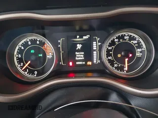 2017 Jeep Cherokee Latitude с VIN 1C4PJLCS2HW596098, выставлен на аукционе IAAI как лот 41409241 с пробегом 93 569 миль миль и . История ставок и продаж доступна на DreamBid. Изображение 7.