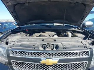 2013 Chevrolet Tahoe LTZ with VIN 1GNSKCE0XDR350970, listed as a IAAI auction lot 41704253 with 126,653 mi miles and . Bid and sale history available at DreamBid. Image 10.