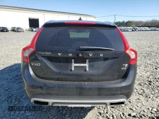 2018 Volvo V60 z VIN YV440MWK0J2057058, wystawiony jako Copart lot #53334575 z przebiegiem 82 041 mil mil oraz Szkoda całkowita • Salvage title. Historia ofert i sprzedaży dostępna na DreamBid. Obrazek 6.