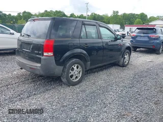 2003 Saturn VUE z VIN 5GZCZ63B63S909726, wystawiony jako IAAI lot #42346723 z przebiegiem 194 131 mil mil oraz . Historia ofert i sprzedaży dostępna na DreamBid. Obrazek 4.